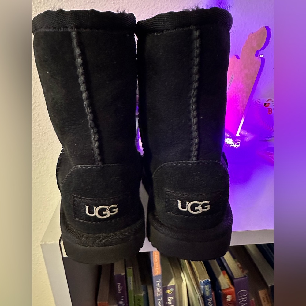 UGG Toddler Classic II Boots Size 9